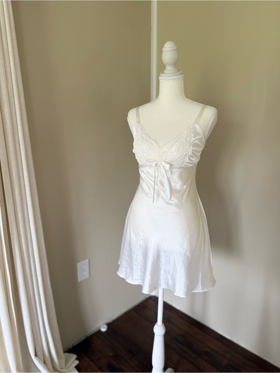 Jones New York Other - Bridal Lace Chemise 🤍 Jones New York White Lace-Trim Satin Slip Bow Wedding PJs